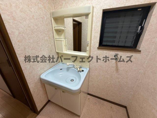 洗面設備　朝の身支度には欠かせない独立洗面化粧台