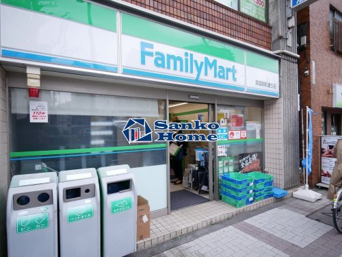 コンビニ　ファミリーマート 両国四丁目店（コンビニ）まで831m