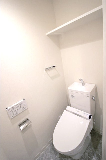 東京メトロ銀座線 稲荷町駅 徒歩6分 14階建 築8年のトイレ写真