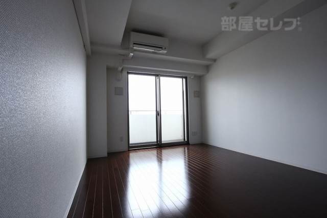 居室・リビング　広々としたお部屋ですよ。