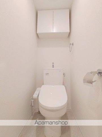 地下鉄御堂筋線 なんば駅 徒歩7分 13階建 築5年のトイレ写真