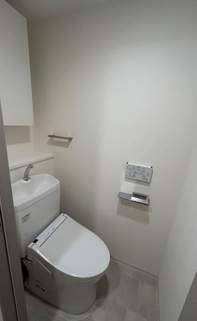 東京メトロ日比谷線 上野駅 徒歩3分 13階建 築2年のトイレ写真