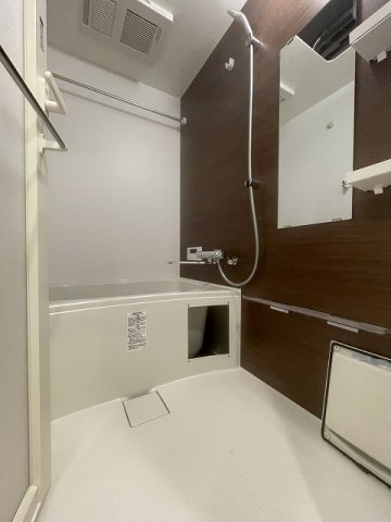 地下鉄四つ橋線 四ツ橋駅 徒歩4分 15階建 築3年の風呂写真