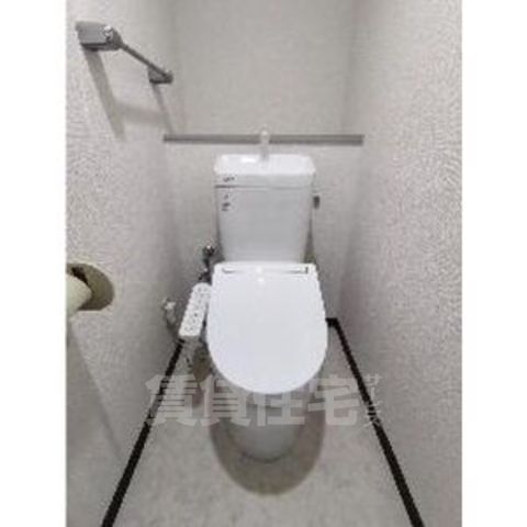 地下鉄鶴舞線 鶴舞駅 徒歩10分 12階建 築36年のトイレ写真