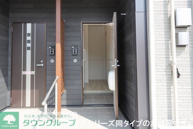 フェリーチェ Iの玄関写真