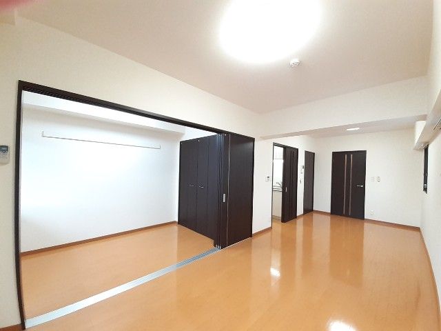エヴァーグリーンOの居間写真