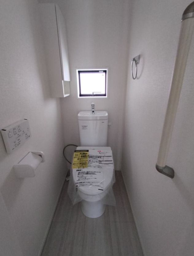 京王井の頭線 久我山駅 徒歩11分 3階建 築1年のトイレ写真