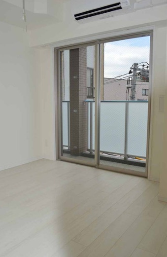 ＪＲ横須賀線 西大井駅 徒歩10分 12階建 築14年の居間写真