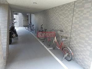 駐車場　同建物参考写真