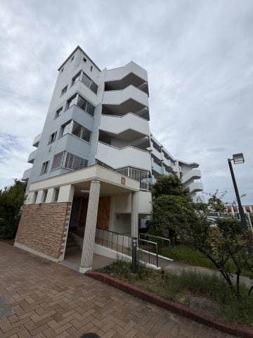 グリーンヒルズ鷹取4号棟の外観写真