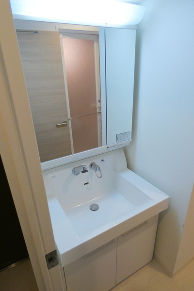 洗面設備　同タイプ、別部屋の写真です。