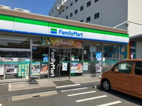 コンビニ　ファミリーマート 中川玉川町店（コンビニ）まで578m