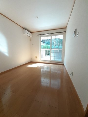 居室・リビング　ゆったり過ごせる居間です