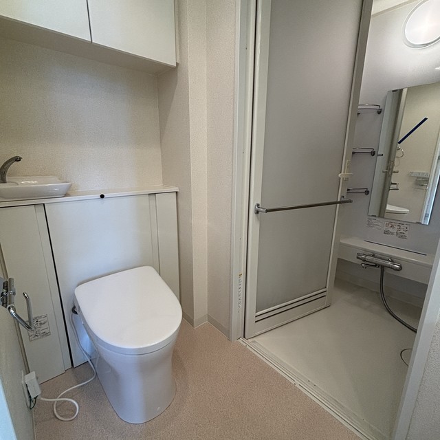 トイレ　※写真は同タイプ住戸です。