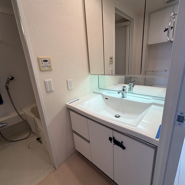 洗面設備　※写真は同タイプ住戸です。