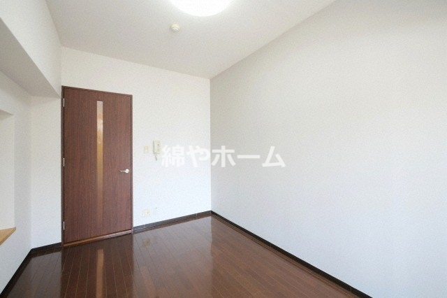 居室・リビング　コンパクトで使いやすい洋室です