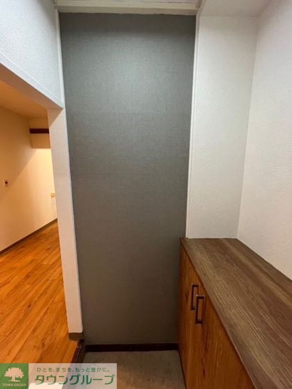 玄関　下駄箱あり