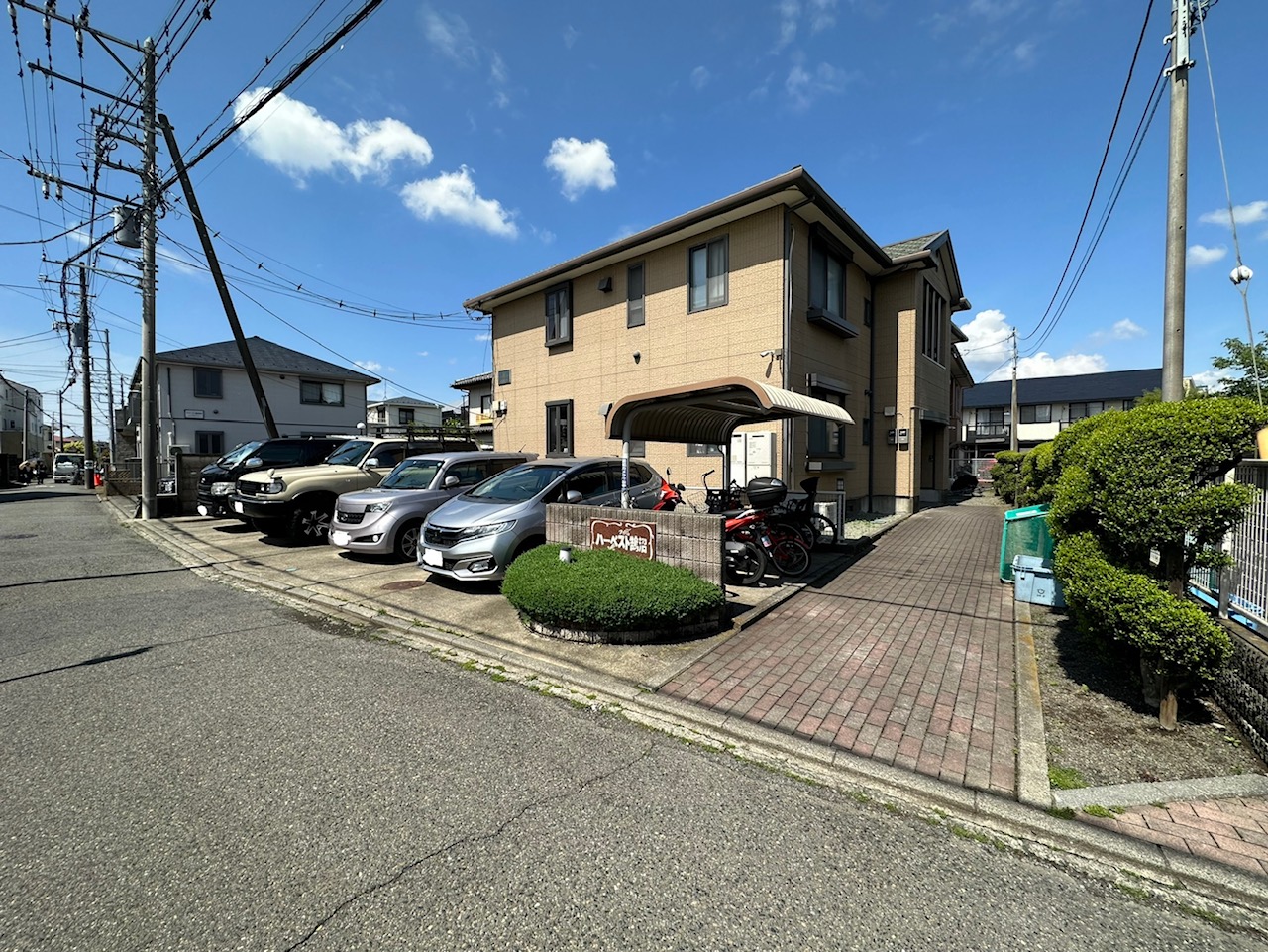 建物外観　1F手前の角部屋です！！