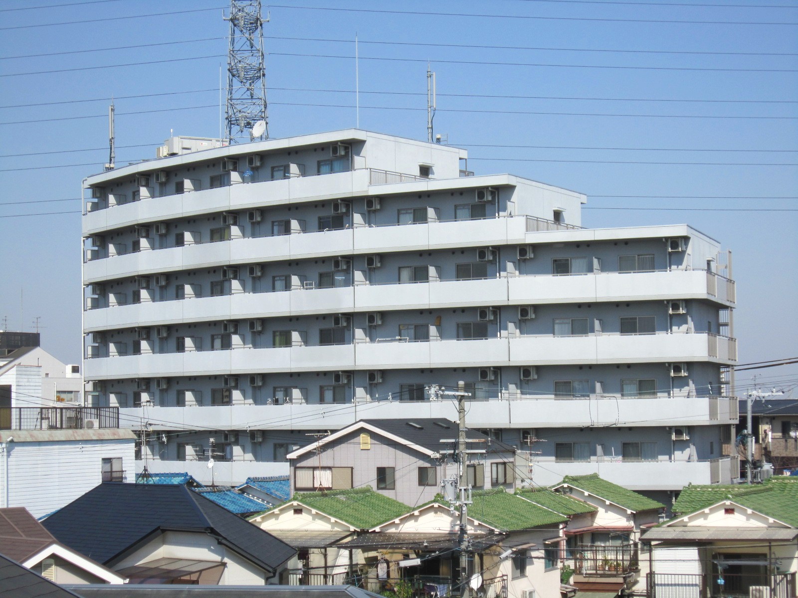 堺市北区中百舌鳥町のマンションの建物外観