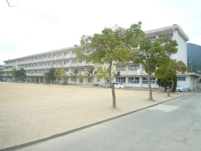 【雅ビルの小学校】