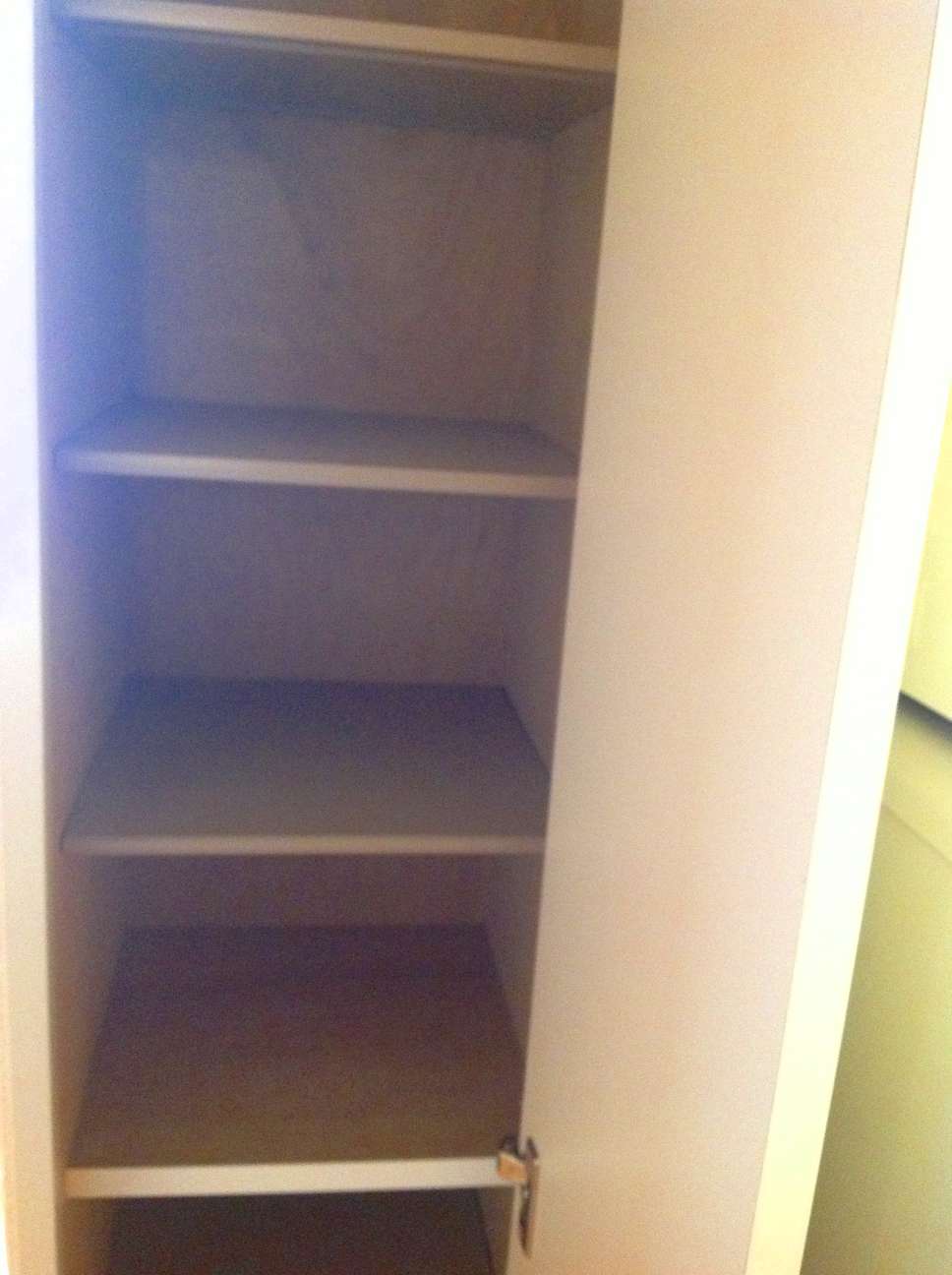 玄関　縦長の下駄箱です♪