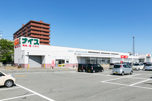 スーパー　ナイス割山店（スーパー）まで1383m