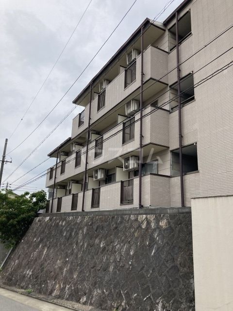 名古屋市名東区本郷のマンションの建物外観