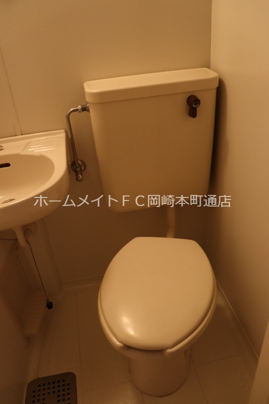 【岡崎市竜美東のアパートのトイレ】