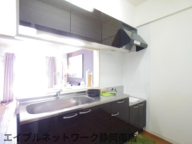 キッチン　キッチンでお料理をお楽しみください