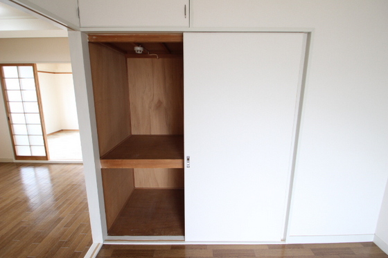 収納　※別部屋の写真です
