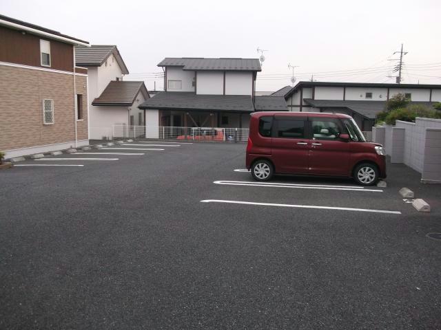 【前橋市富士見町時沢のアパートの駐車場】