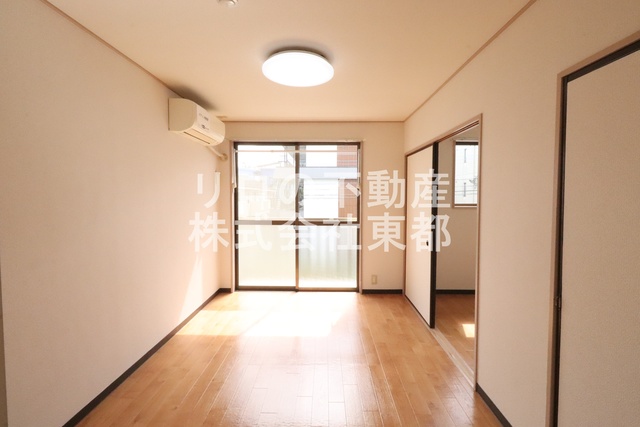 居室・リビング　南東向きなので暖かな日差しが入りますね♪