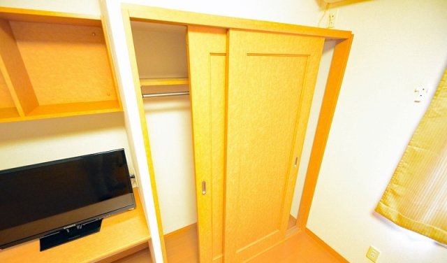 収納　写真は別号室のものです。