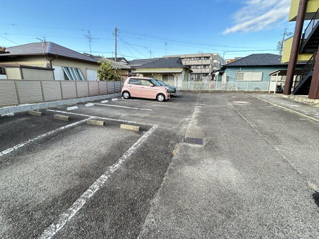 【春日井市穴橋町のマンションの駐車場】