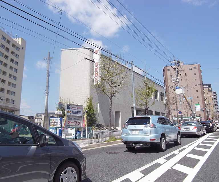 【京都市山科区東野八反畑町のマンションの銀行】