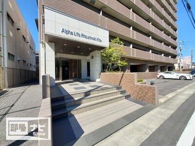 【高松市花園町のマンションのエントランス】