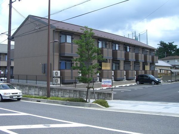 湖南市菩提寺東のアパートの建物外観