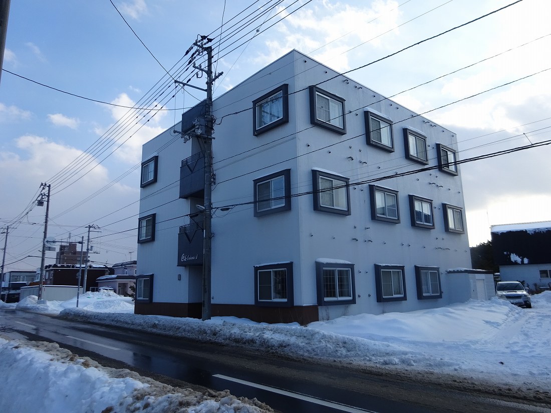 恵庭市泉町のマンションの建物外観