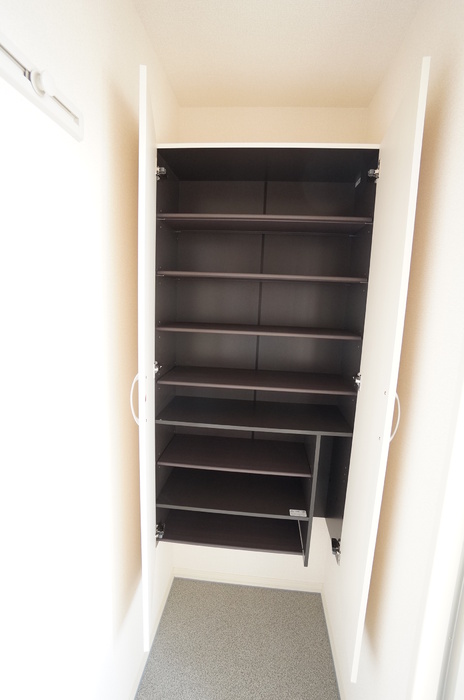 玄関　シューズボックス