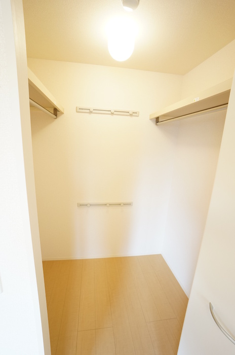 収納　ウォークインクローゼット