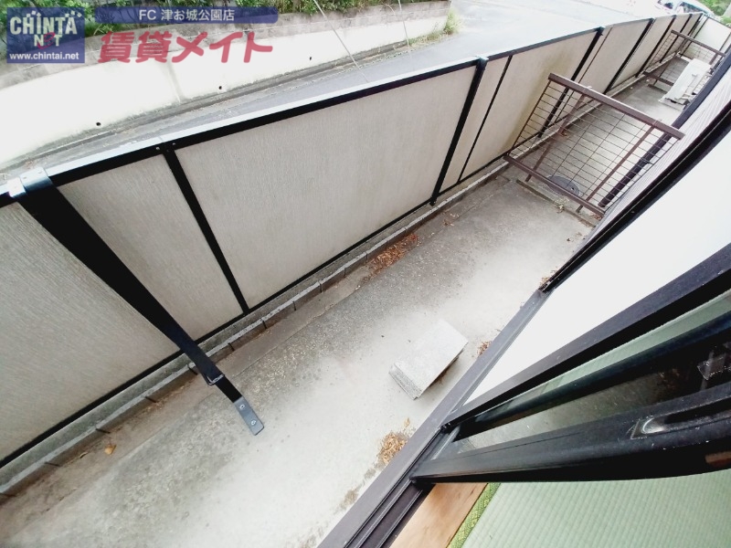 バルコニー　同物件別室写真