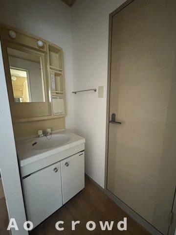 洗面設備　コンパクトで使いやすい洗面所