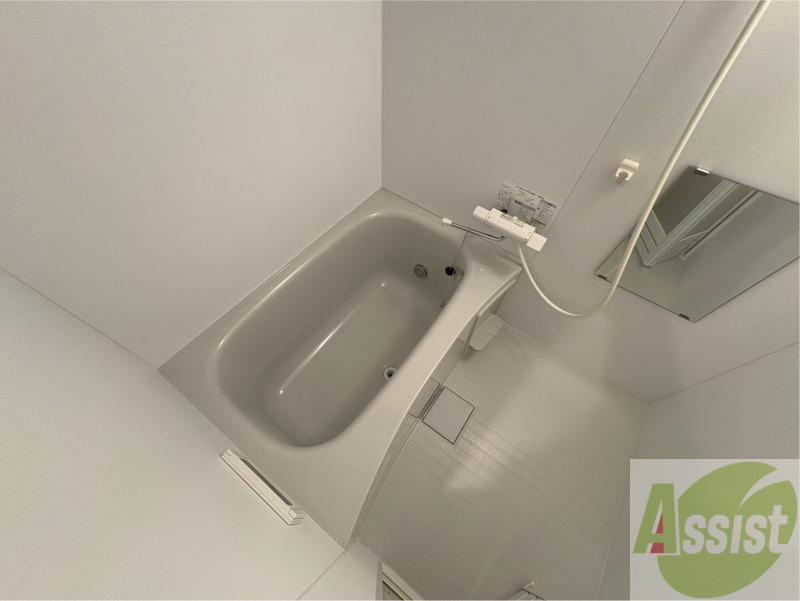 バス・シャワールーム　お風呂になります。一日の疲れを癒してくださいね。