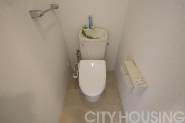 トイレ　※モデルルームで、家具は展示用です。