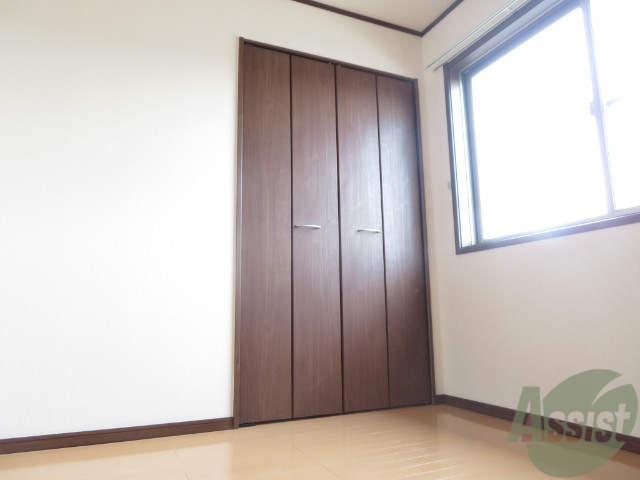 収納　寝室にあったクローゼット。荷物がたくさんあっても大丈夫。