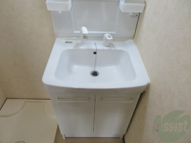 洗面設備　シャンプードレッサーが付いてるのはとても嬉しいですね