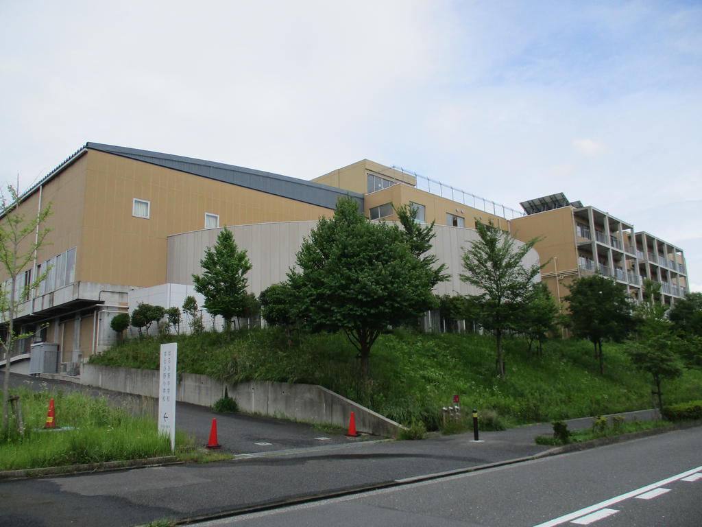 小学校　川崎市立はるひ野小学校（小学校）まで547m