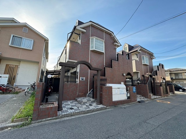 クレスト住吉Ａ棟の建物外観