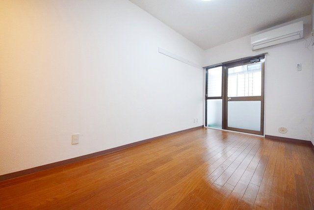 居室・リビング　★やっぱフローリングですよね★