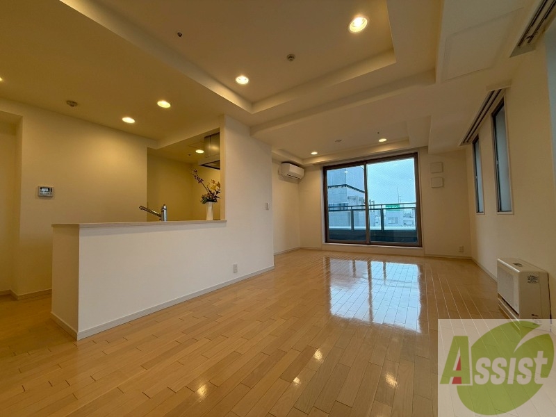 居室・リビング　広くてキレイなお部屋が広がっていて、充実した生活が送れそう。